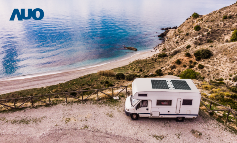 「可撓輕量化太陽光電板SunCurva」使用輕量特殊耐候型複合板取代傳統太陽能板的玻璃前板，不僅降低70%重量，每米平方僅3Kg；具有抗衝擊性能及通過電磁相容性測試，可應用於交通運輸工具，如露營車、遊艇等